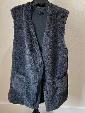 Madison 88 Charcoal Sherpa-Lined vest with  Front Pockets